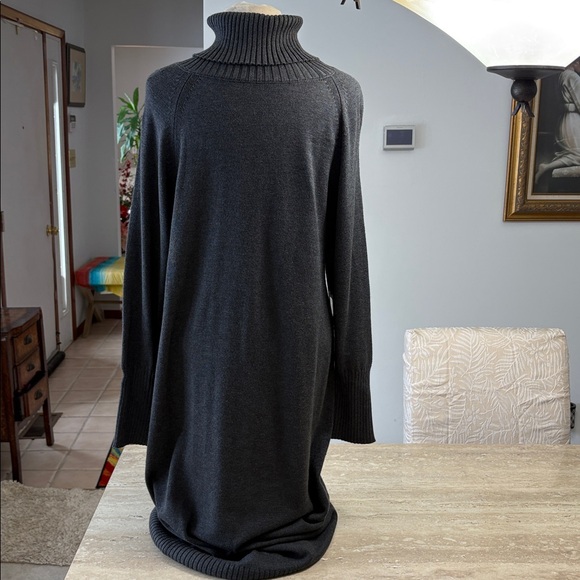 NWT Vince Camuto Gray Turtleneck Maxi Sweater Dress. - Picture 4 of 13